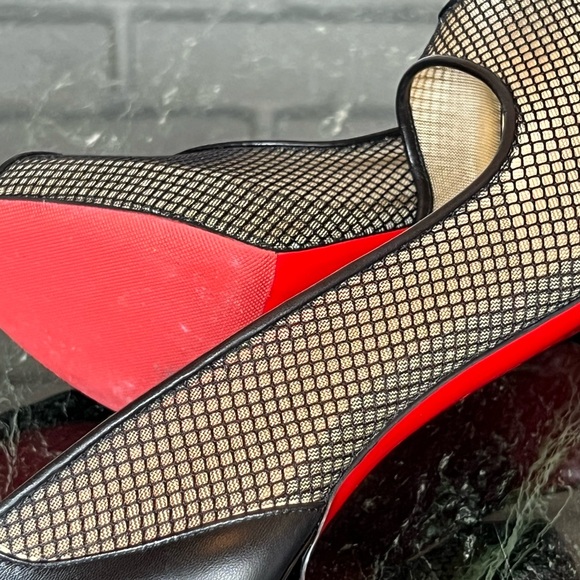 Christian Louboutin Fishnet PeepToe Platform Pumps with patent & kid leather - Picture 11 of 13